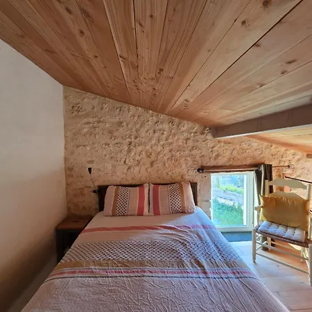 La Chabourne Des Remparts Holiday home *