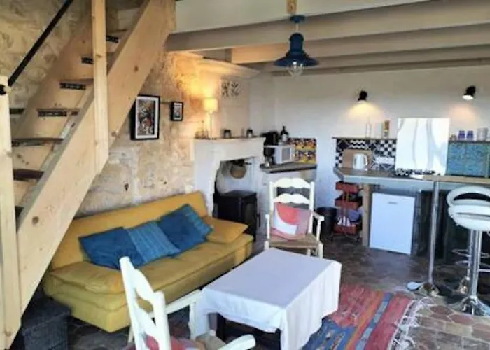 Сasa de vacaciones La Chabourne Des Remparts Saint-Simeux