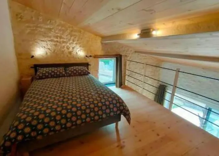 La Chabourne Des Remparts Сasa de vacaciones Saint-Simeux