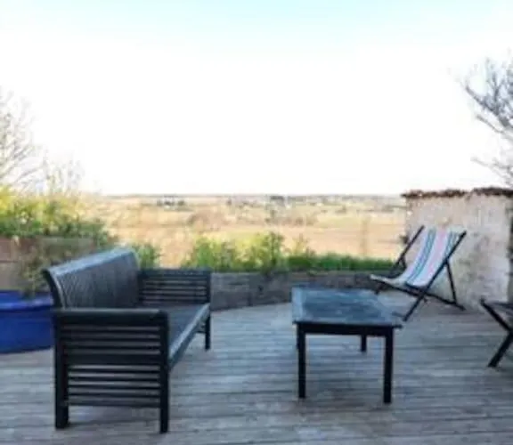 La Chabourne Des Remparts Сasa de vacaciones Saint-Simeux